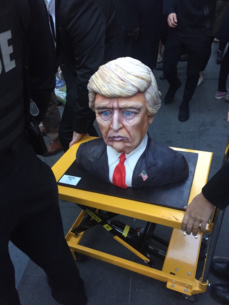 Donald Trump Fruitcake